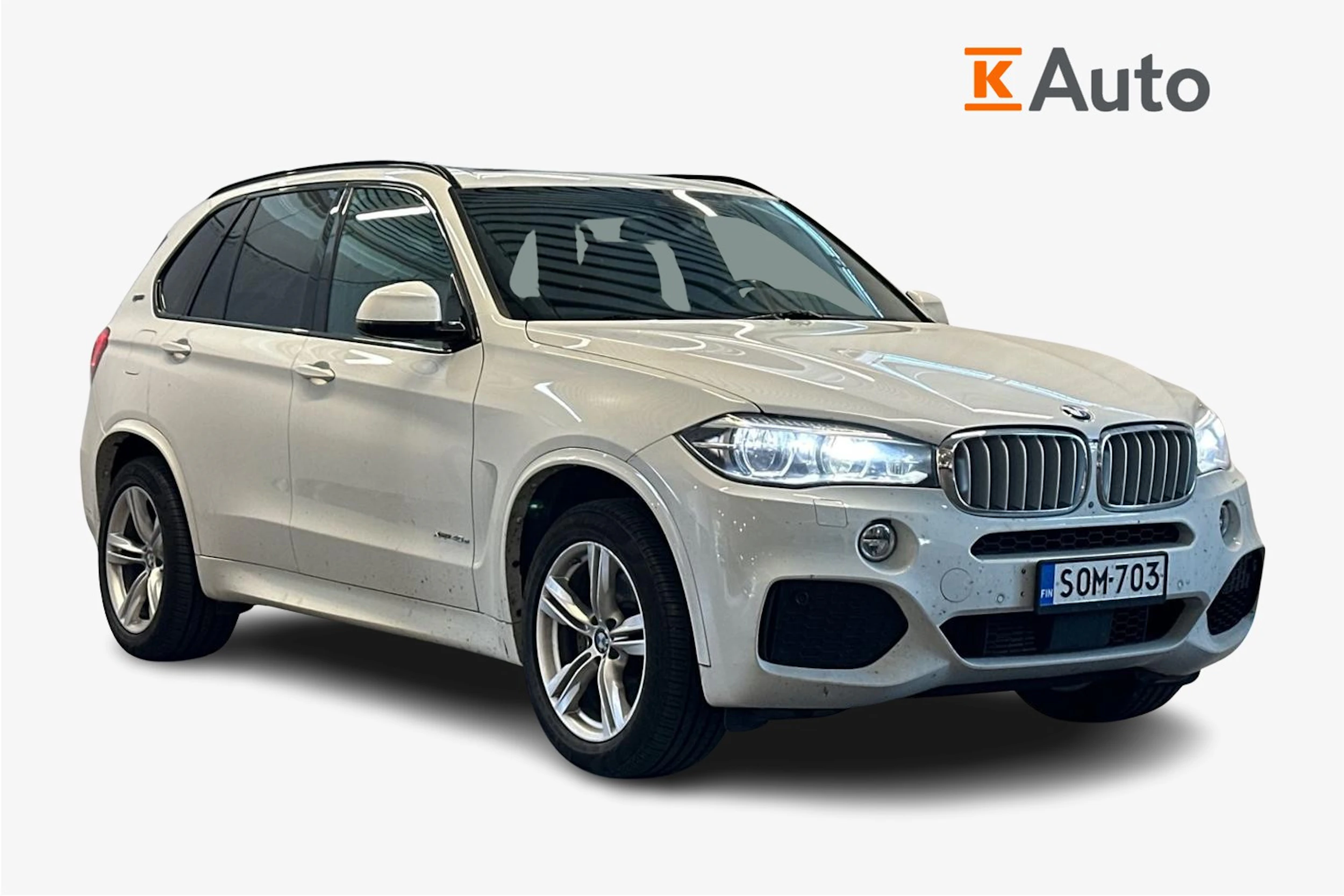 valkoinen BMW X5 2018 kuva 1.