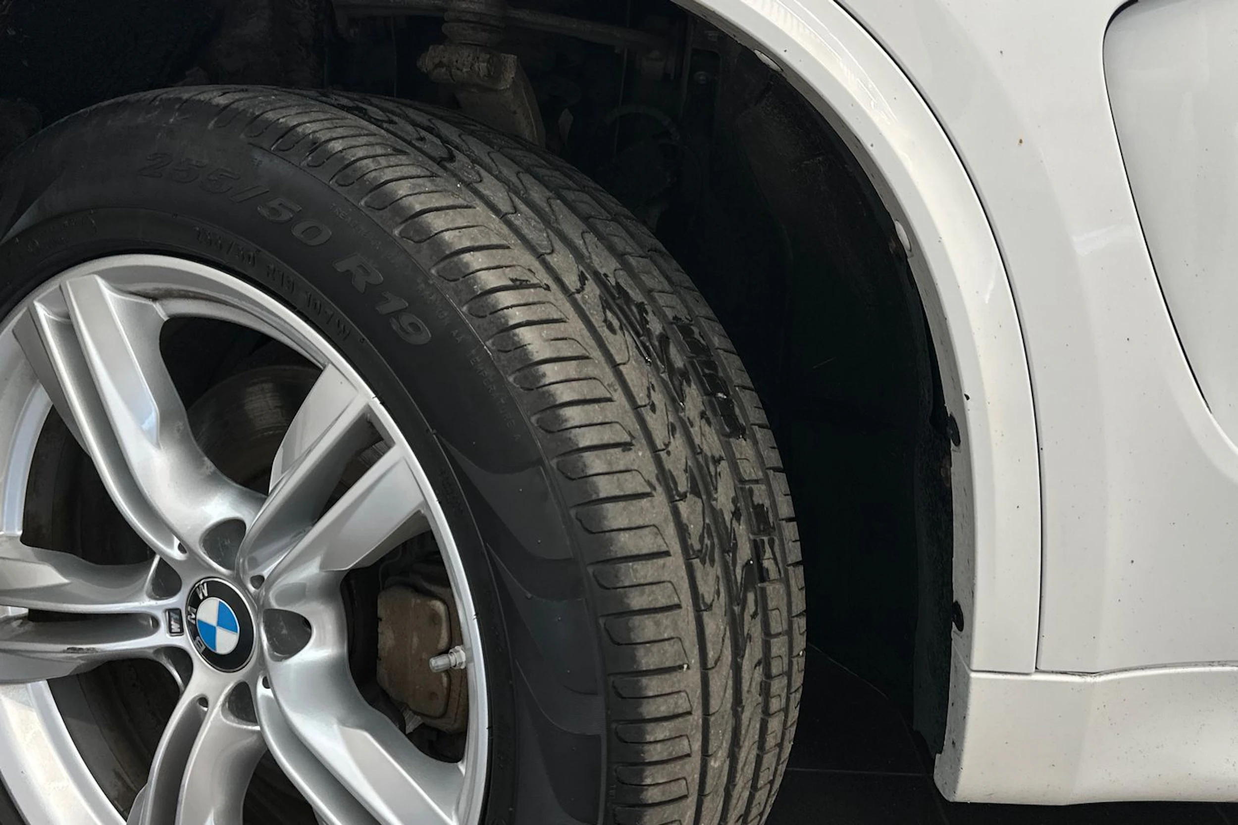 valkoinen BMW X5 2018 kuva 10.