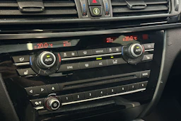 valkoinen BMW X5 2018 kuva 25.