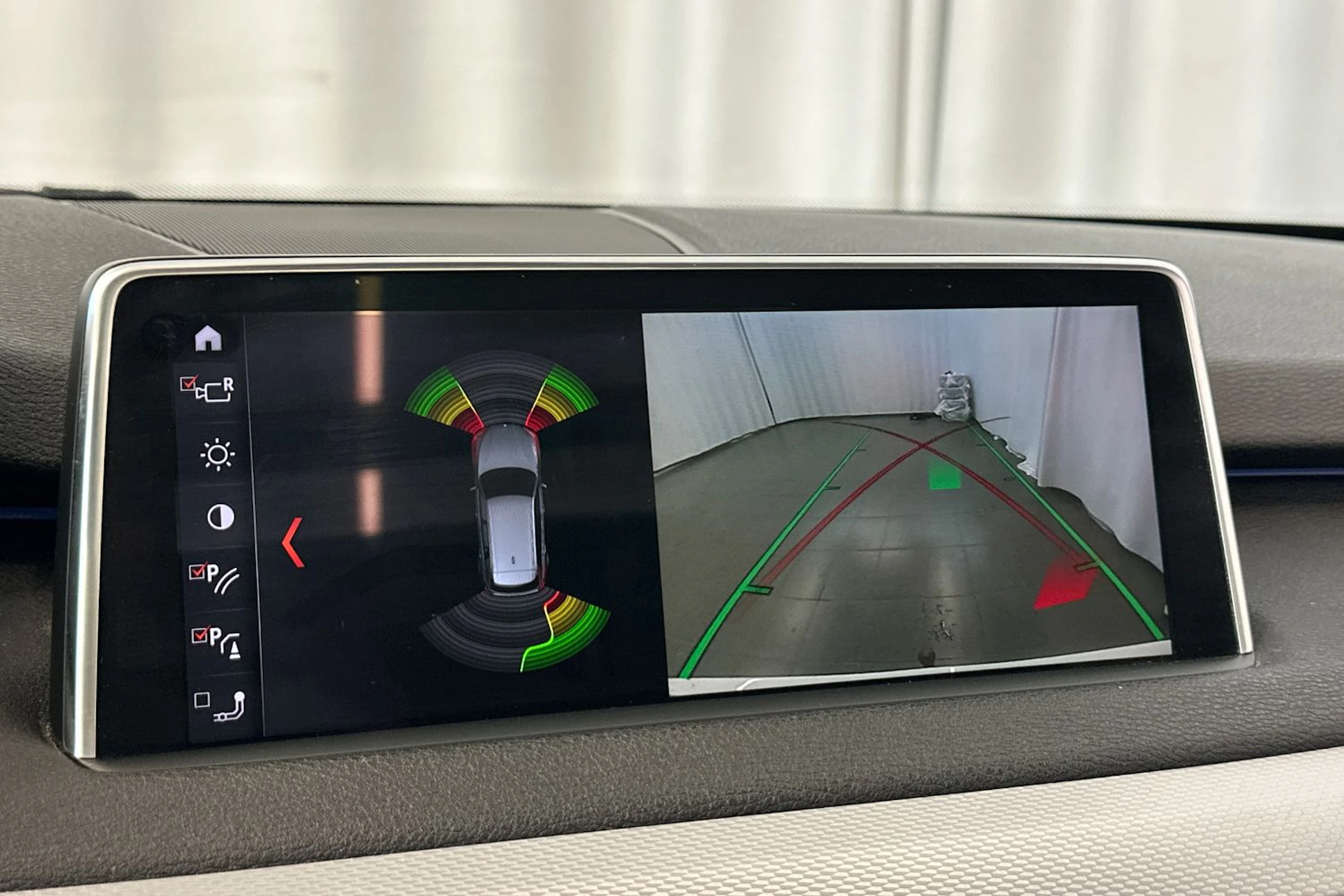 valkoinen BMW X5 2018 kuva 29.