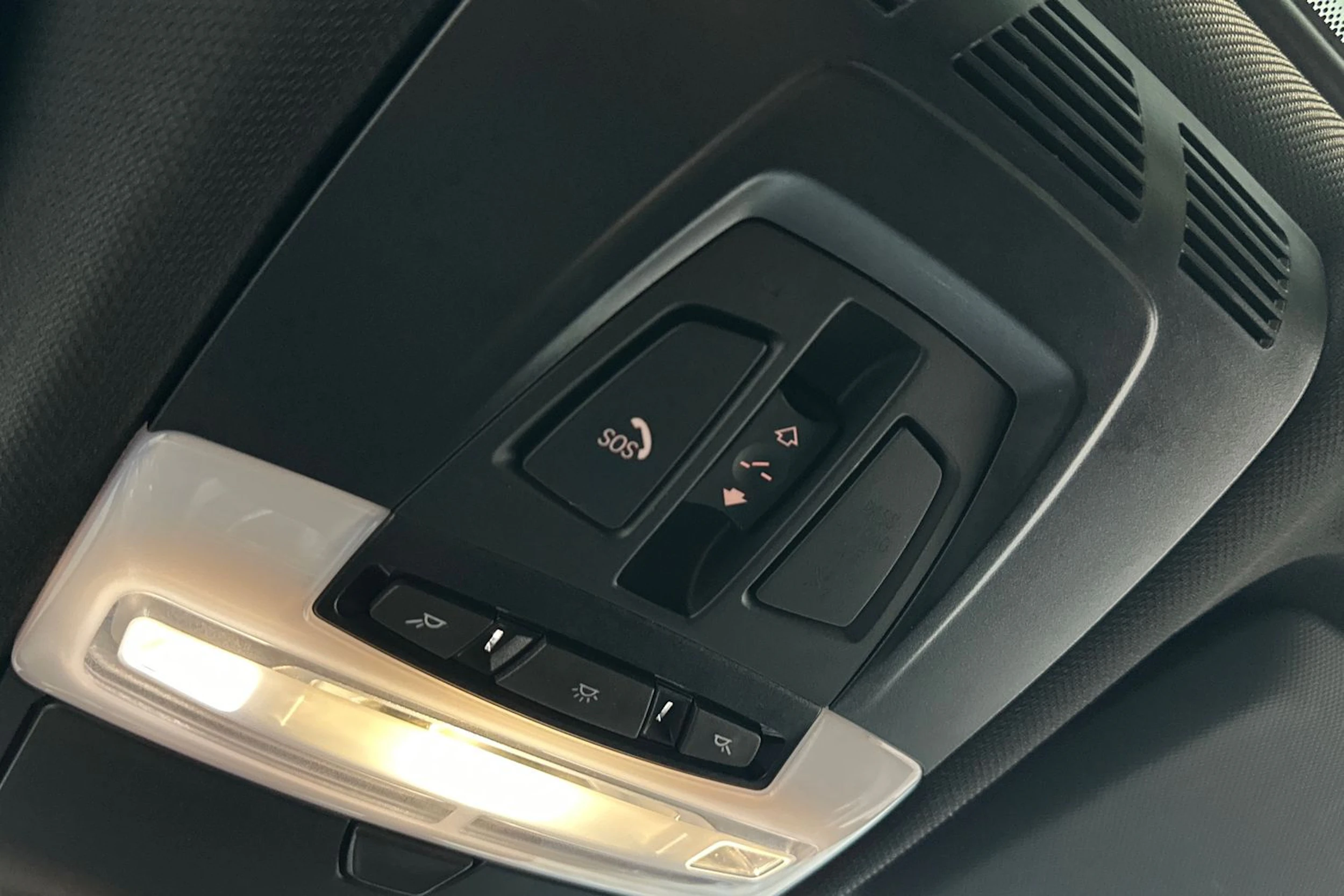 valkoinen BMW X5 2018 kuva 30.