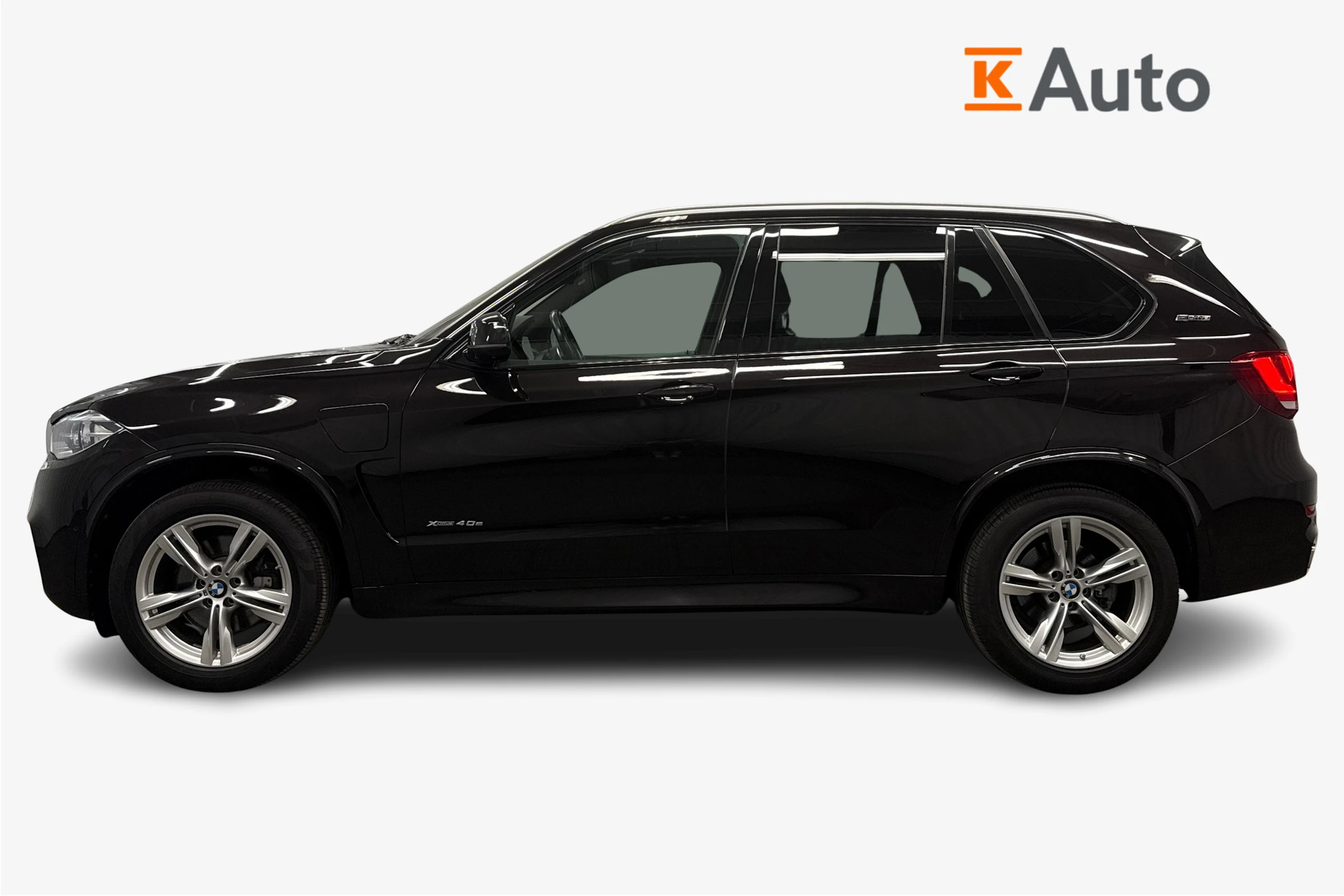 Musta BMW X5 2018 kuva 5.