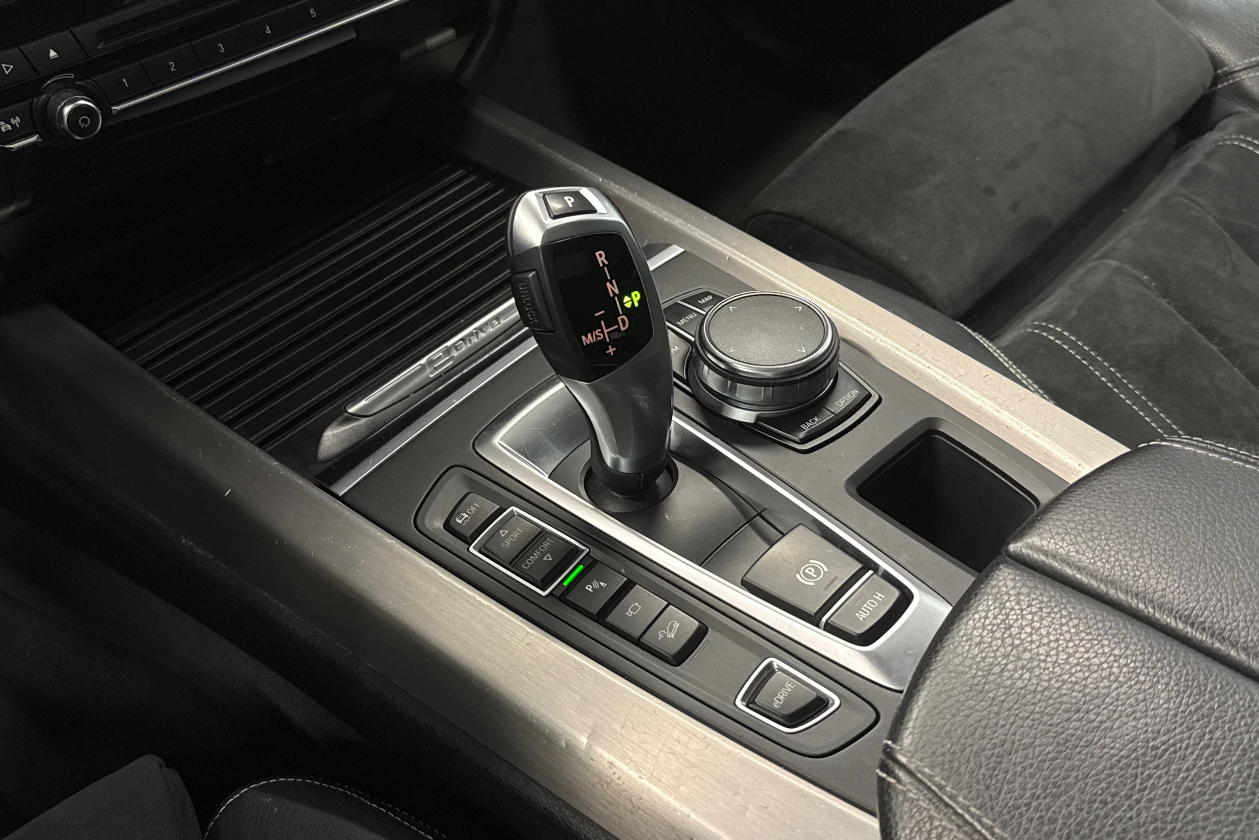 Musta BMW X5 2018 kuva 22.