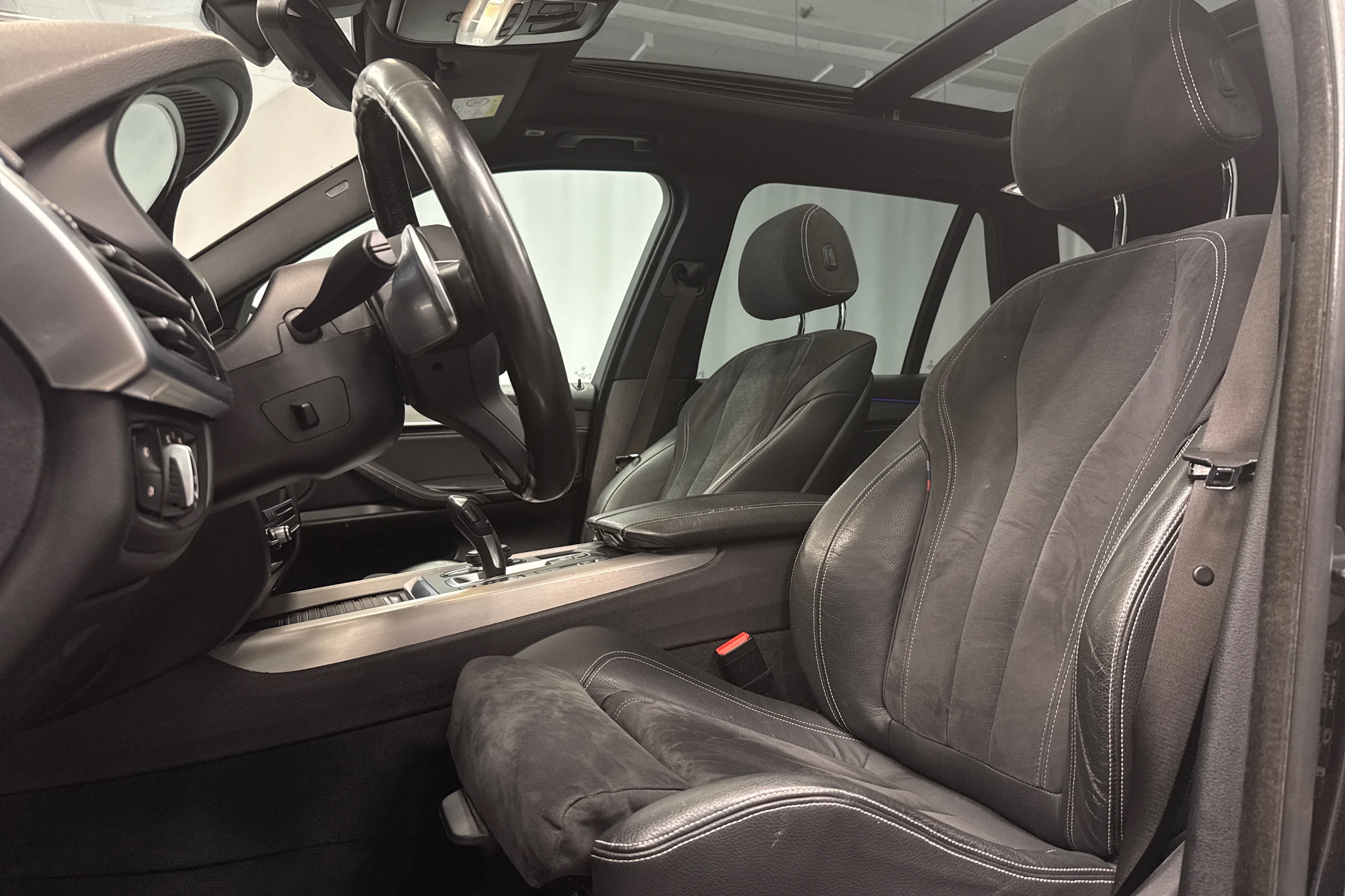 Musta BMW X5 2018 kuva 24.