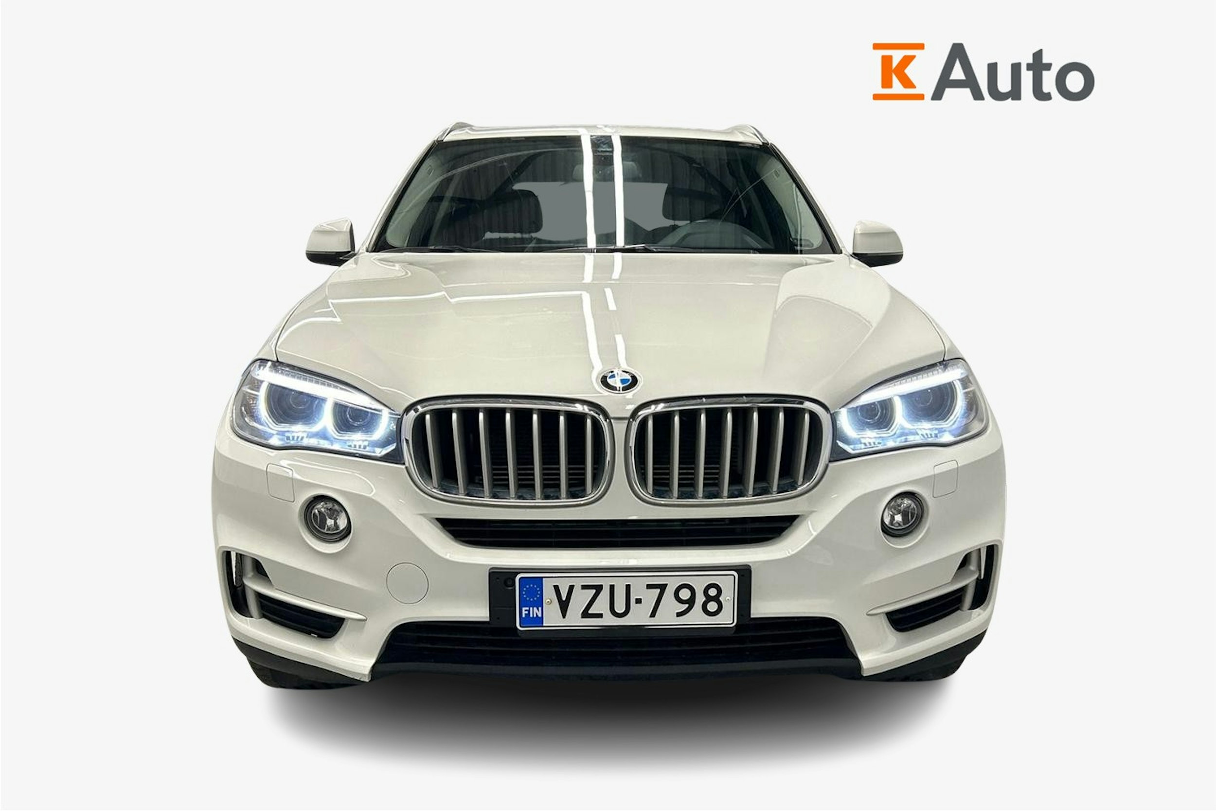 valkoinen BMW X5 2018 kuva 5.
