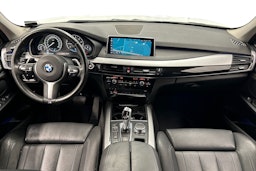 valkoinen BMW X5 2018 kuva 9.