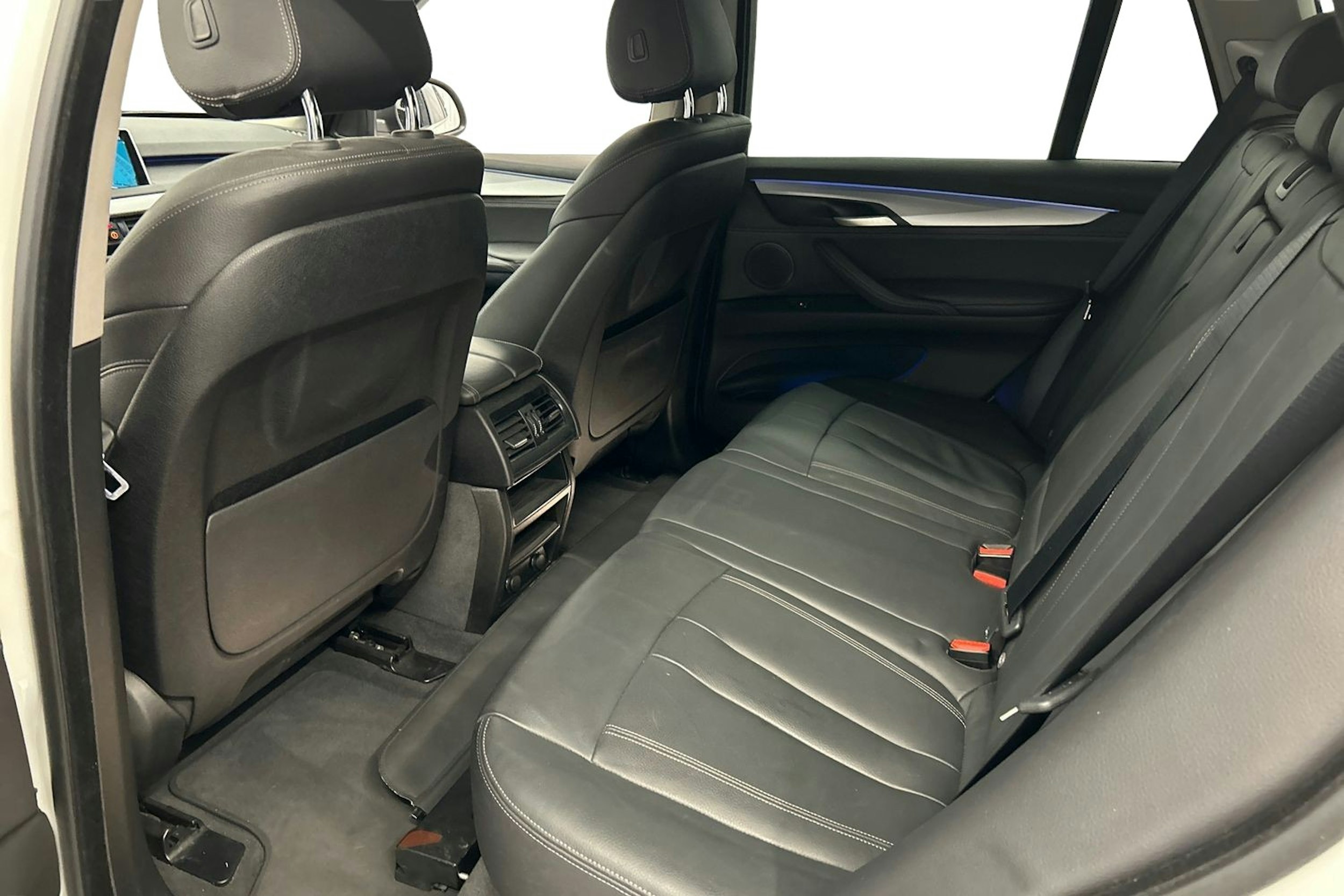 valkoinen BMW X5 2018 kuva 10.