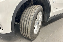 valkoinen BMW X5 2018 kuva 13.