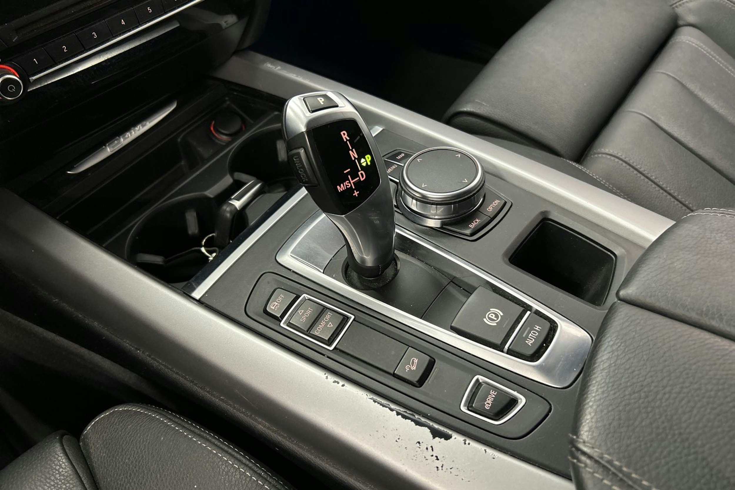 valkoinen BMW X5 2018 kuva 27.