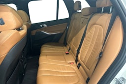 valkoinen BMW X5 2019 kuva 10.