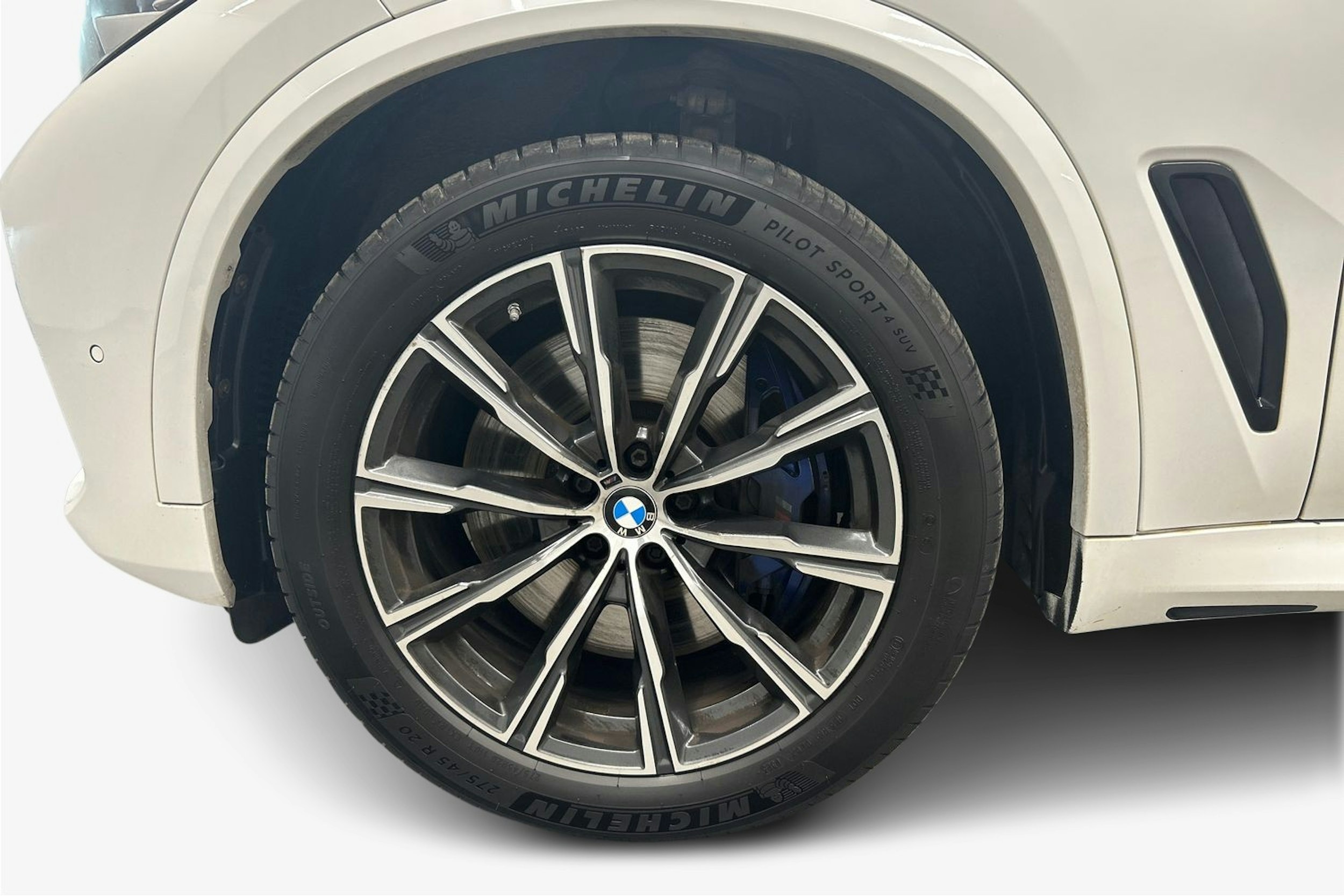 valkoinen BMW X5 2019 kuva 11.