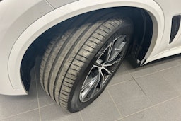 valkoinen BMW X5 2019 kuva 13.
