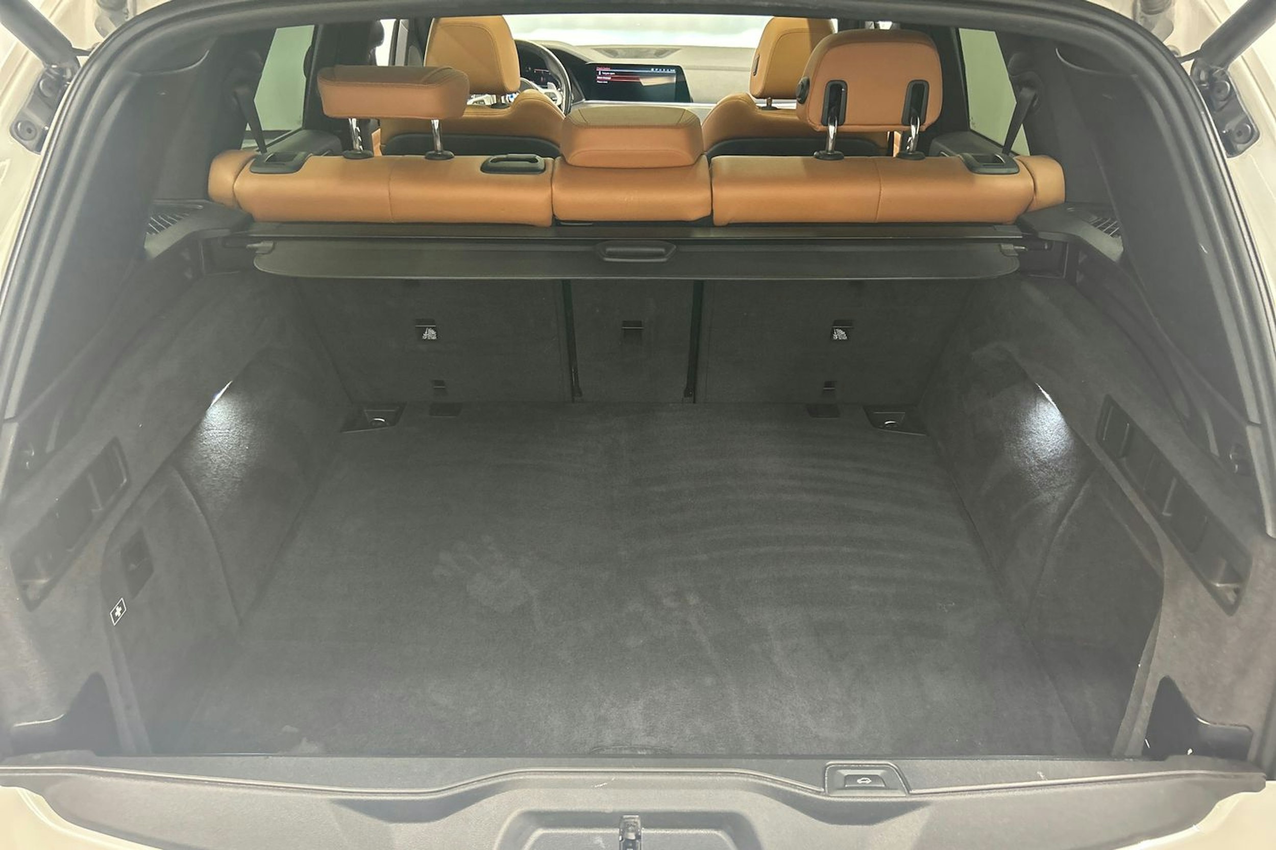 valkoinen BMW X5 2019 kuva 16.