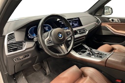 valkoinen BMW X5 2020 kuva 3.