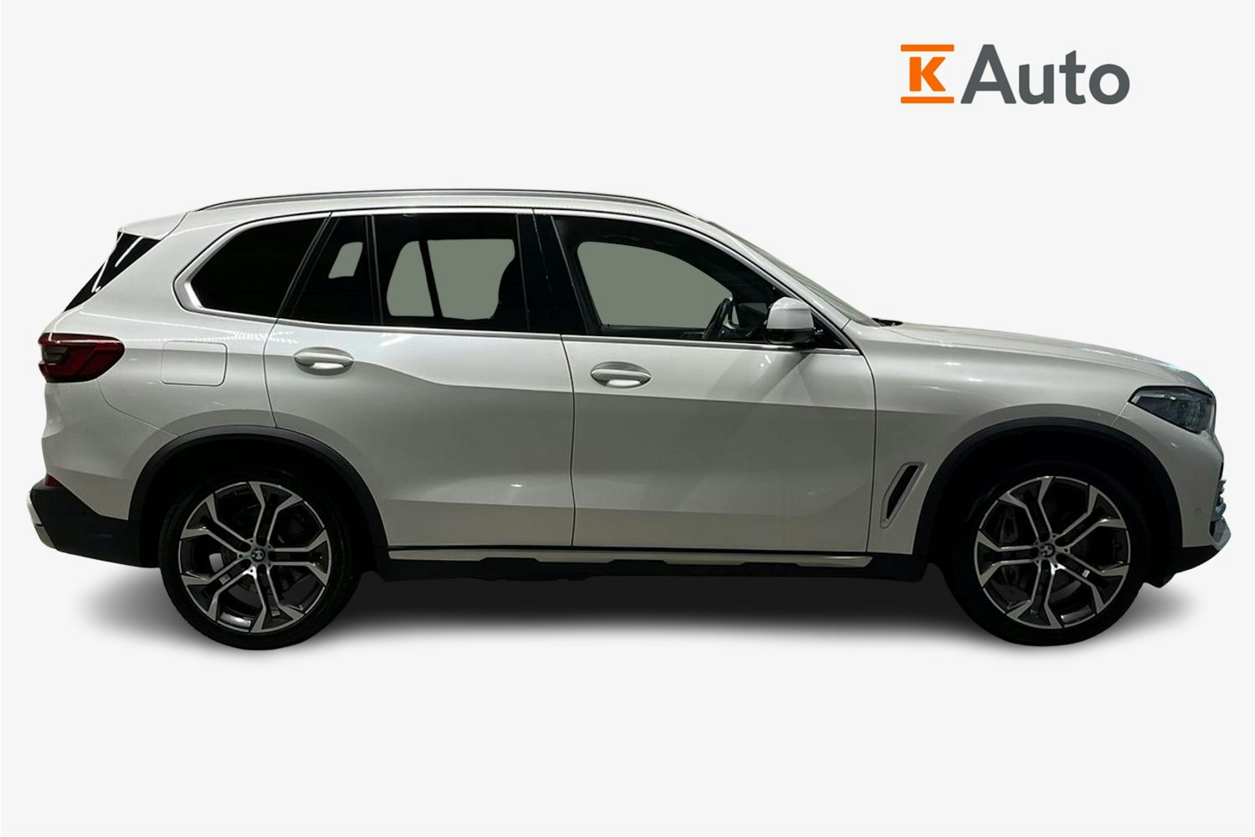 valkoinen BMW X5 2020 kuva 6.