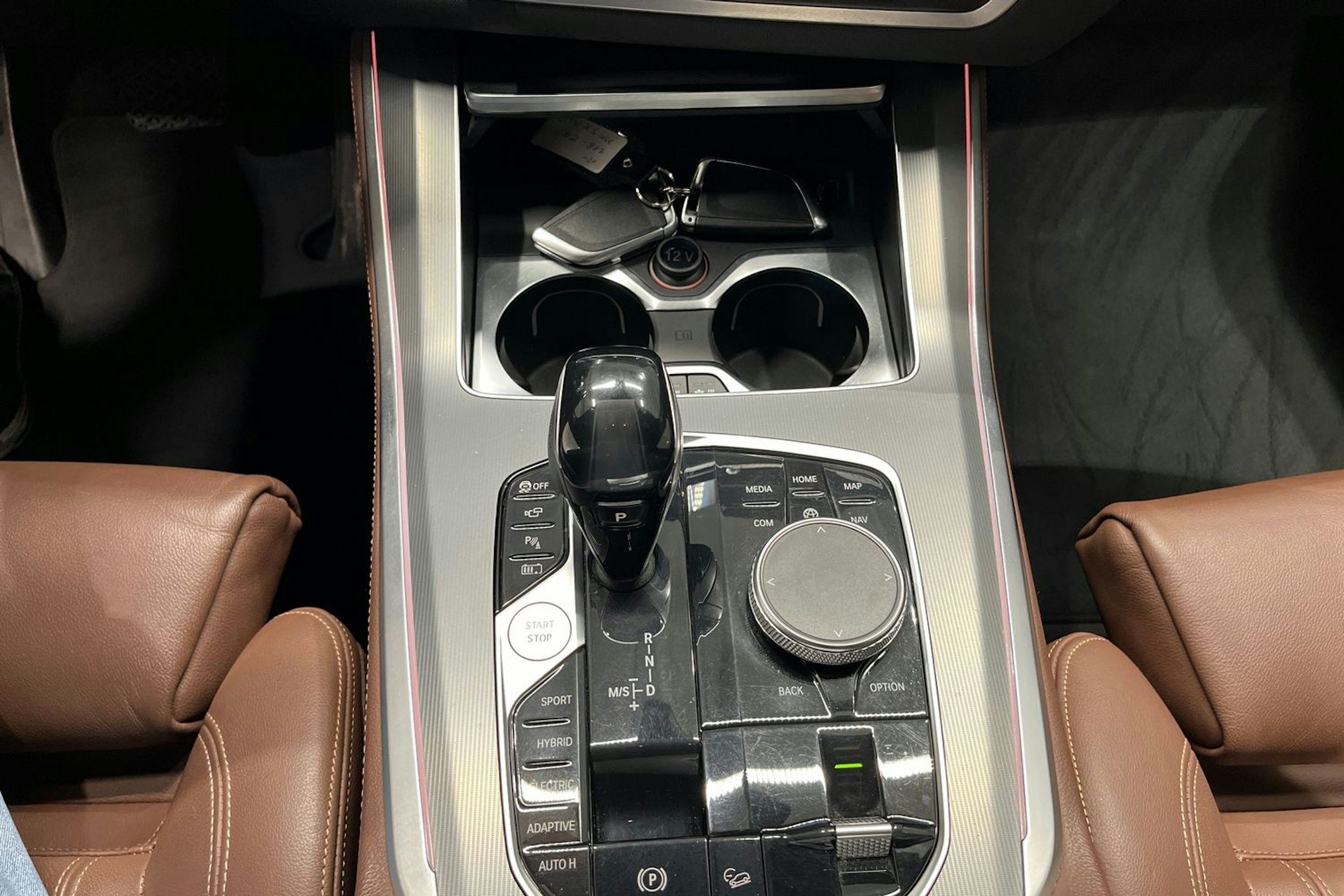 valkoinen BMW X5 2020 kuva 19.