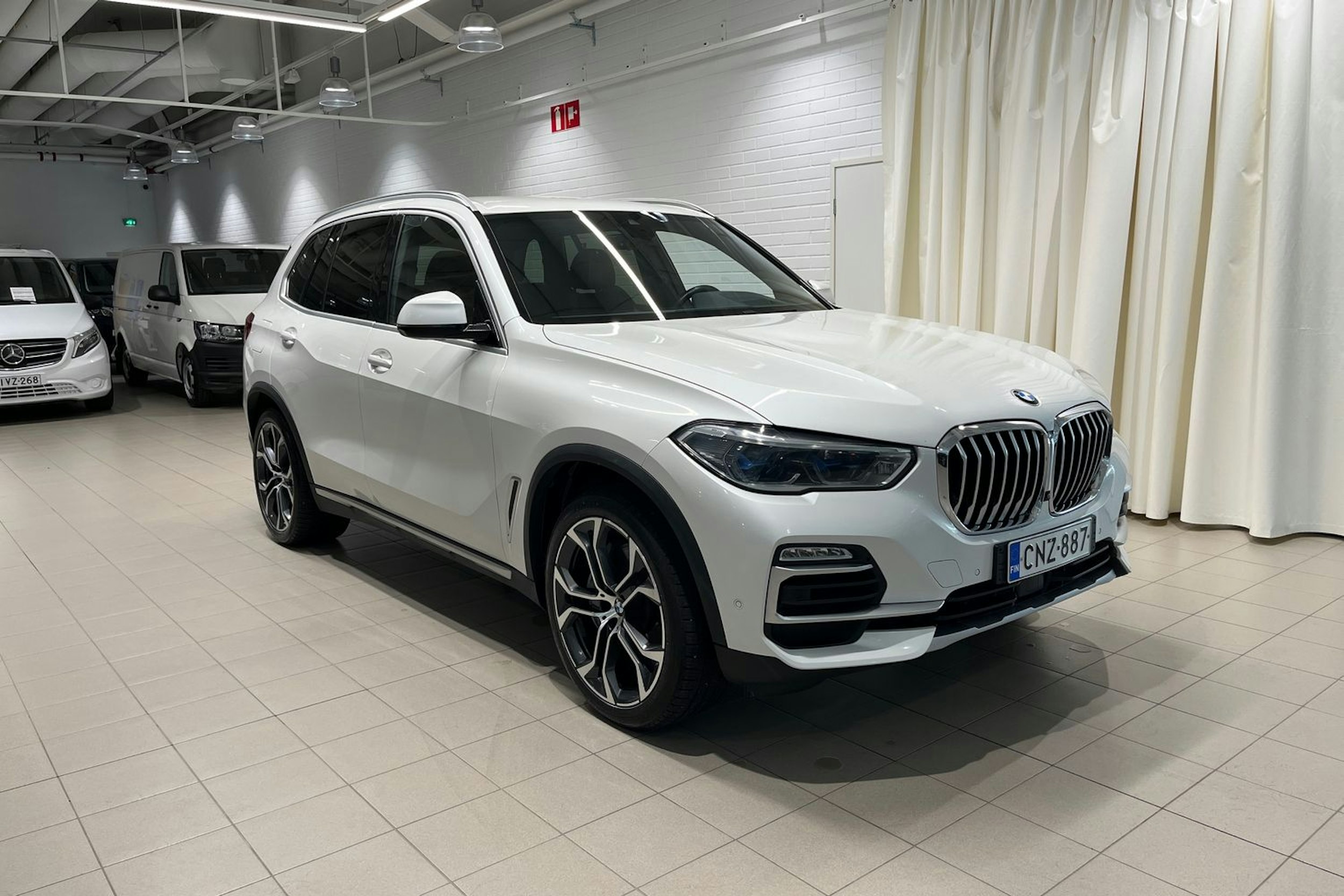 valkoinen BMW X5 2020 kuva 25.