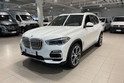 valkoinen BMW X5 2020 kuva 26.