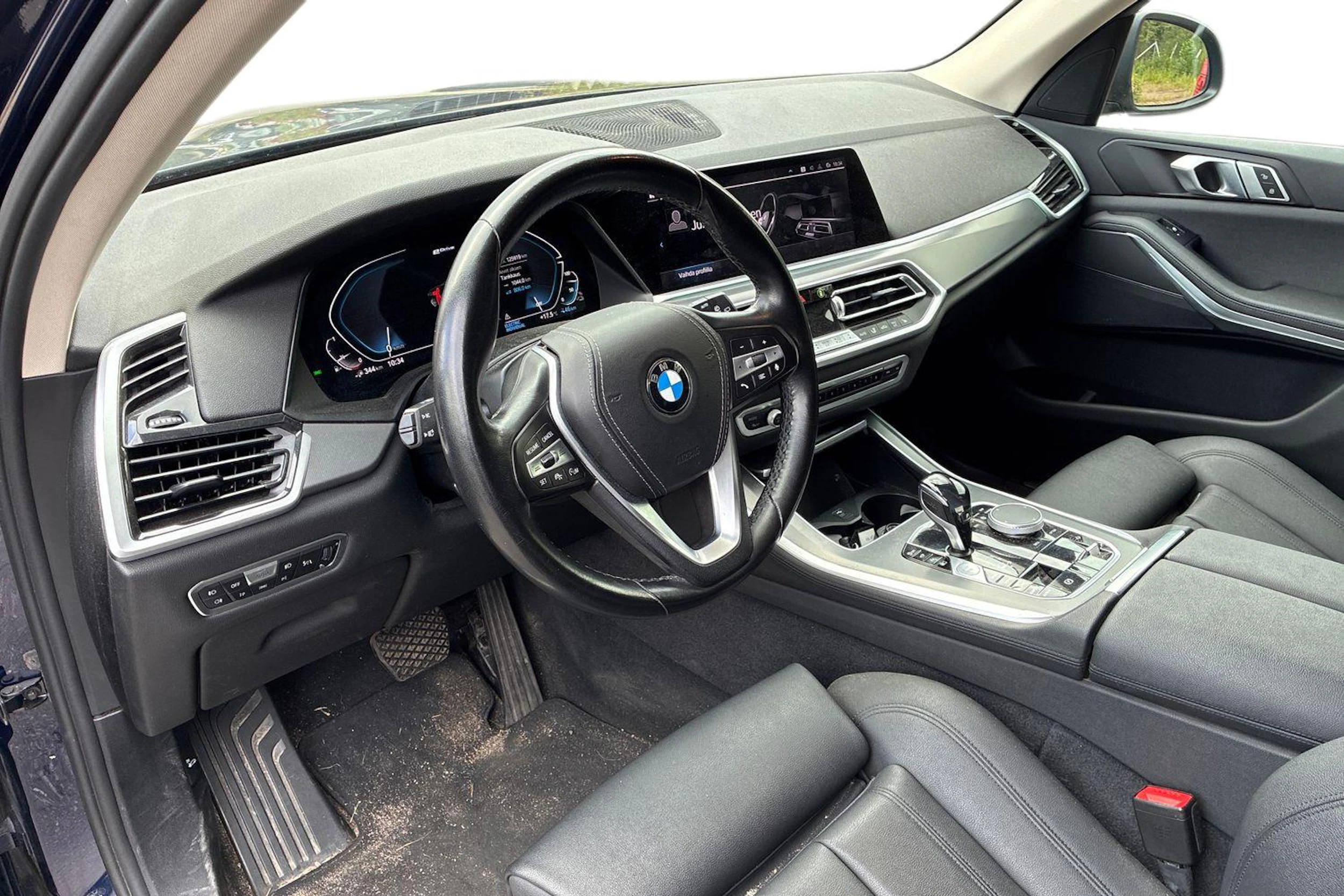 sininen BMW X5 2020 kuva 3.