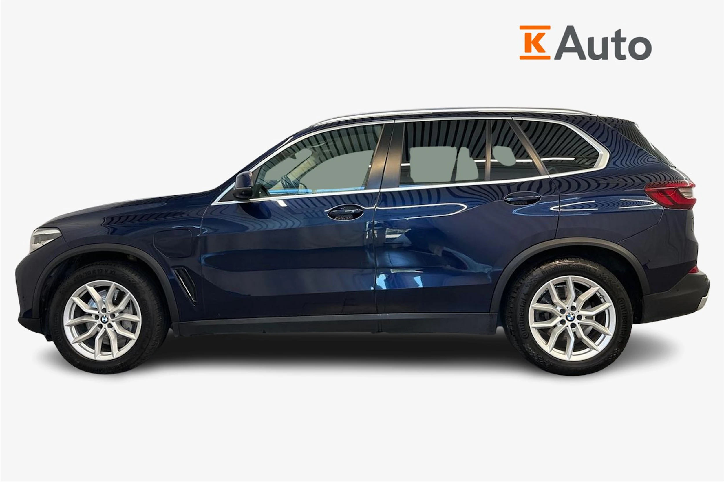 sininen BMW X5 2020 kuva 5.