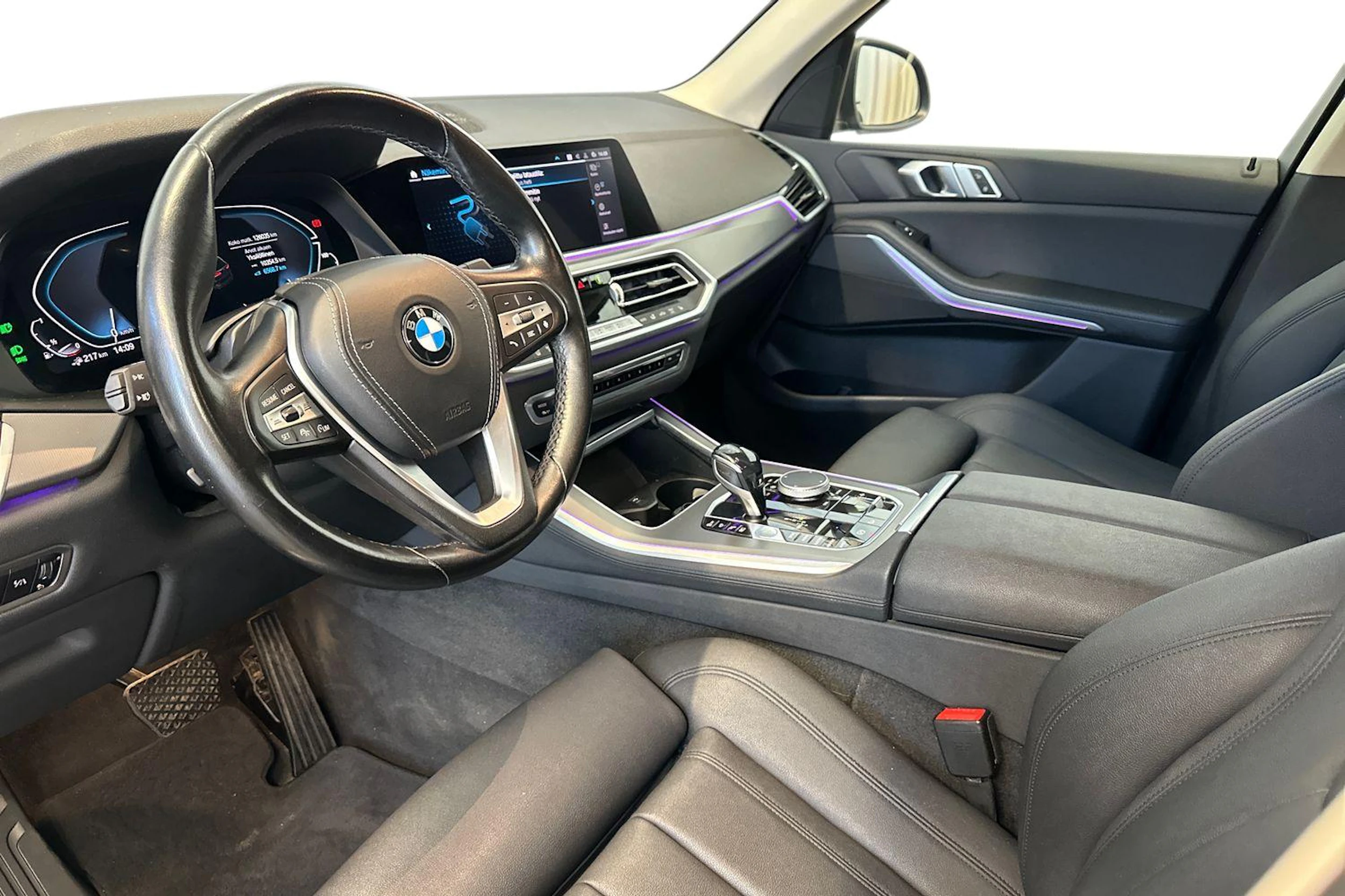 sininen BMW X5 2020 kuva 6.