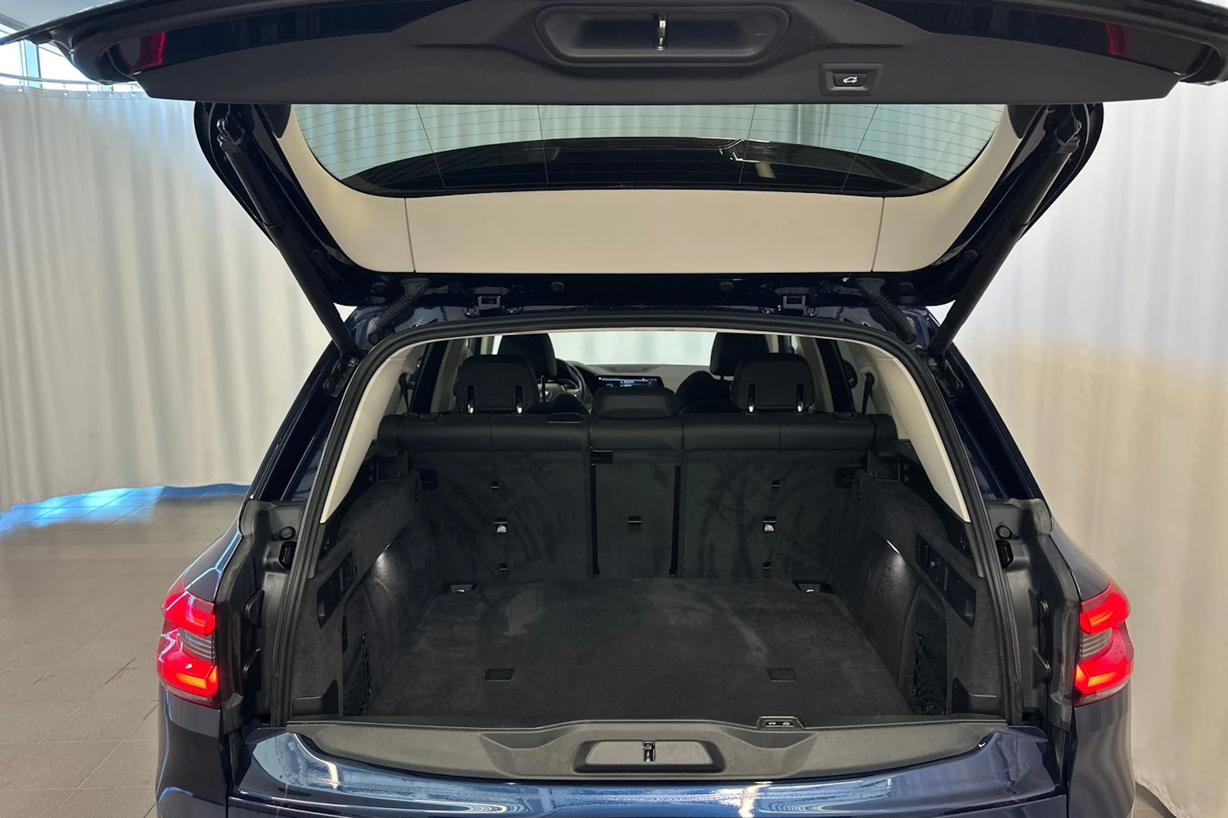 sininen BMW X5 2020 kuva 11.
