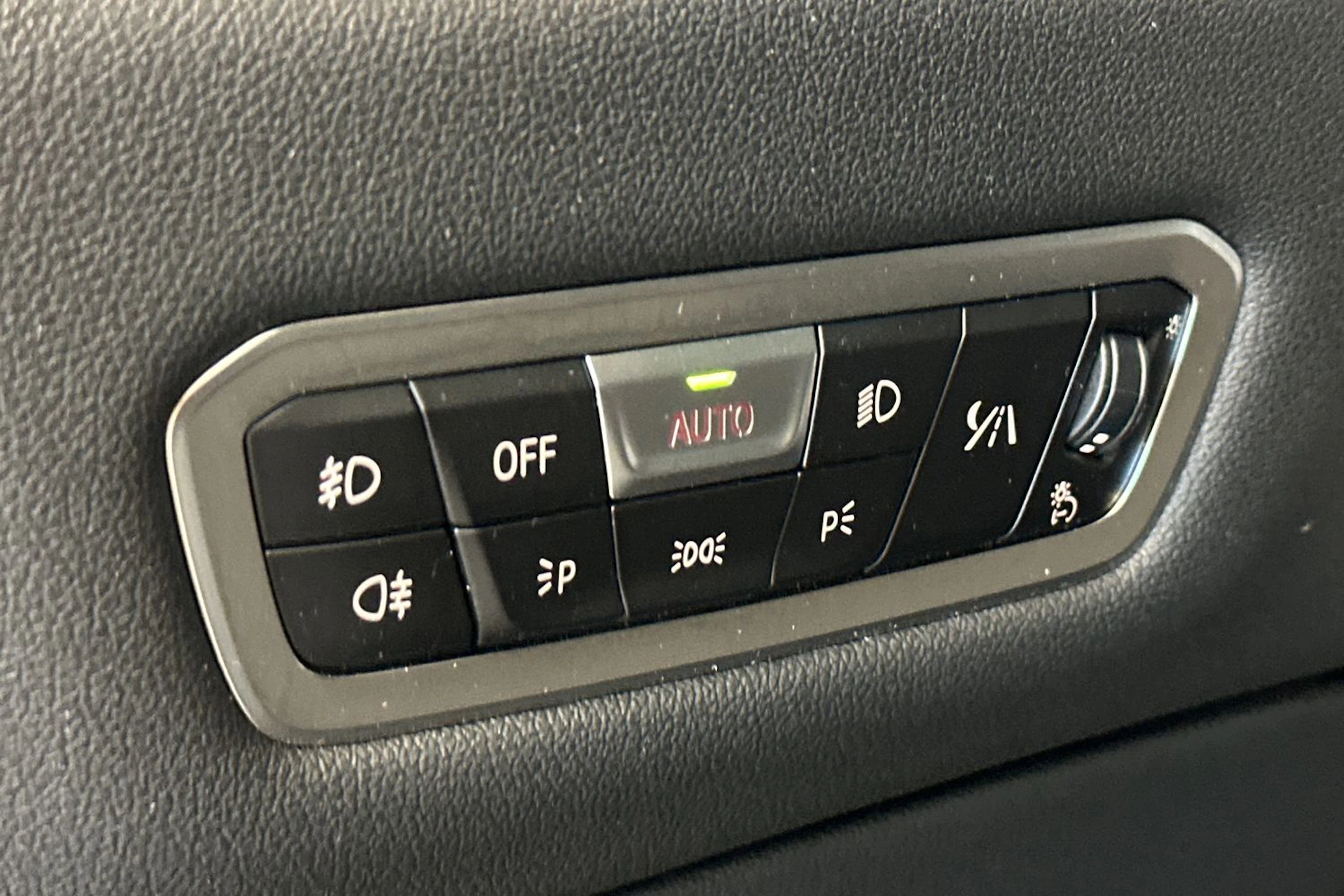 sininen BMW X5 2020 kuva 28.
