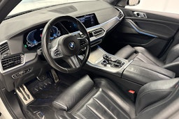 valkoinen BMW X5 2020 kuva 6.