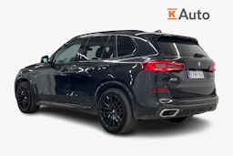 musta BMW X5 2020 kuva 2.