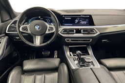 musta BMW X5 2020 kuva 7.