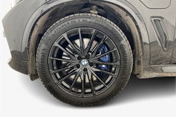 musta BMW X5 2020 kuva 9.