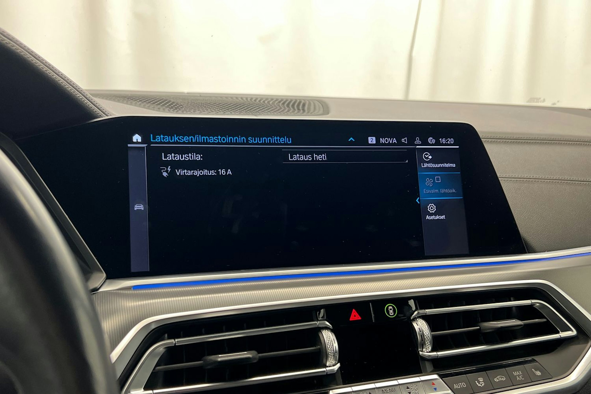 musta BMW X5 2020 kuva 21.