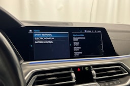 musta BMW X5 2020 kuva 22.