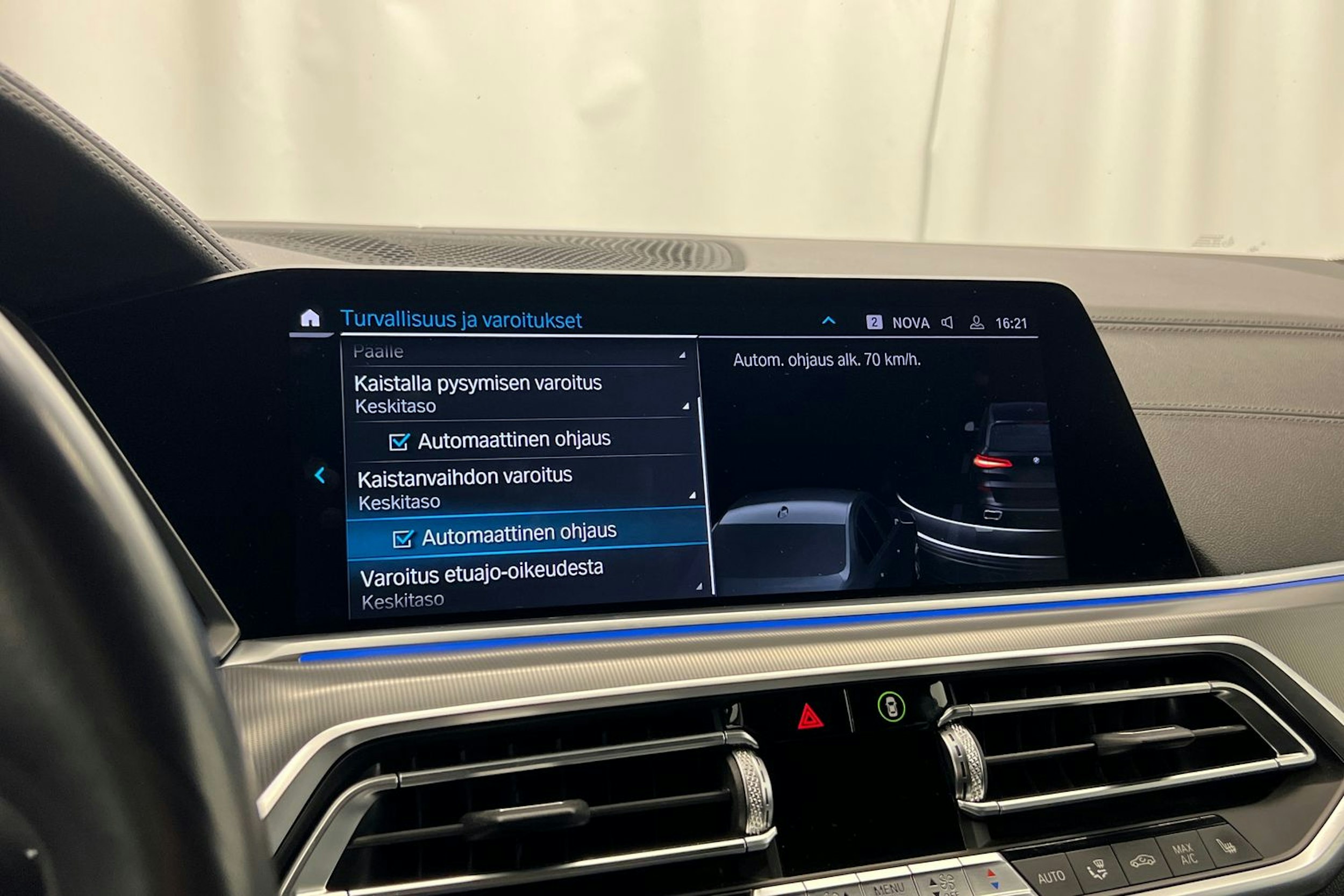 musta BMW X5 2020 kuva 24.