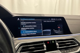 musta BMW X5 2020 kuva 24.