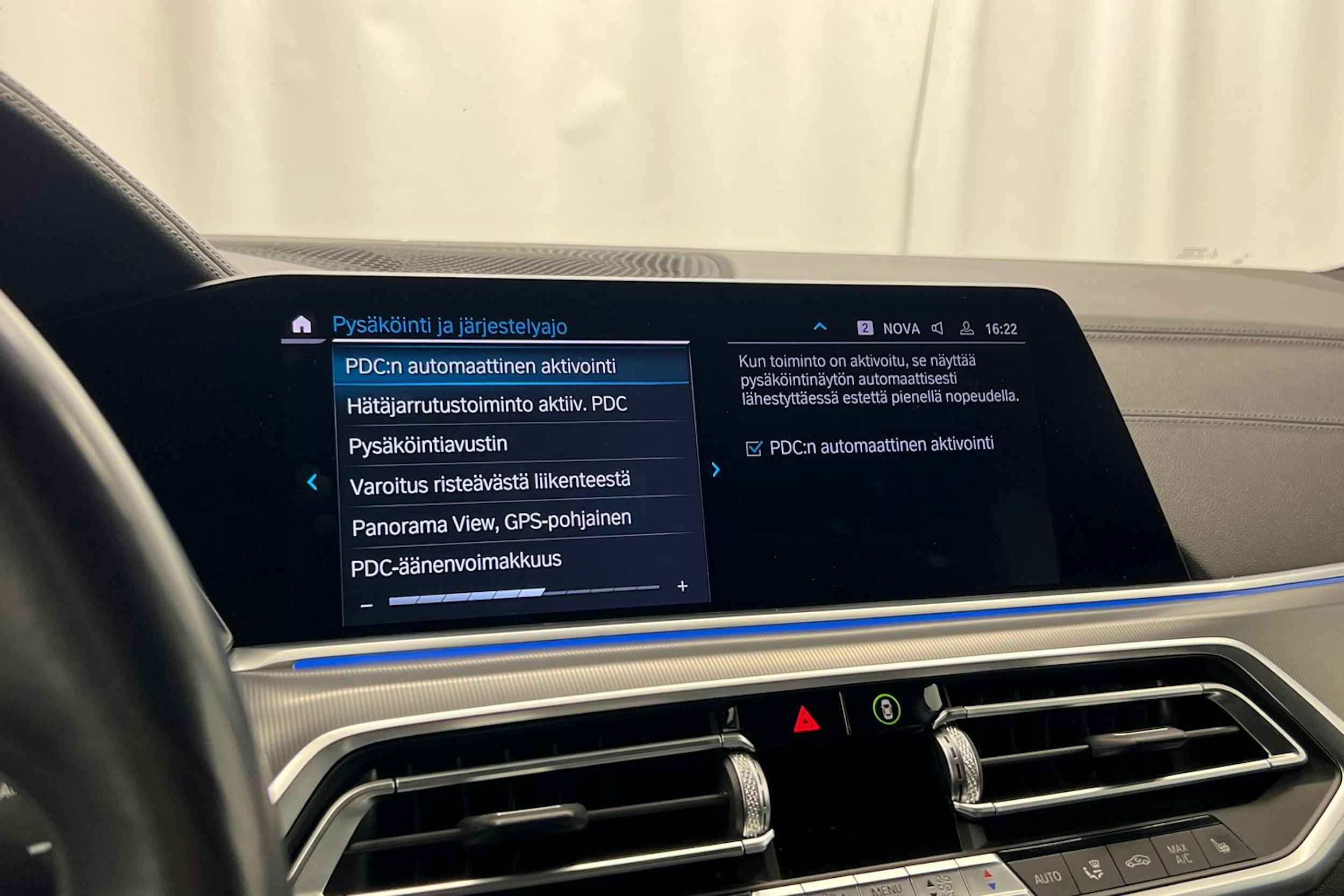 musta BMW X5 2020 kuva 26.