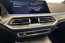 musta BMW X5 2020 kuva 29.