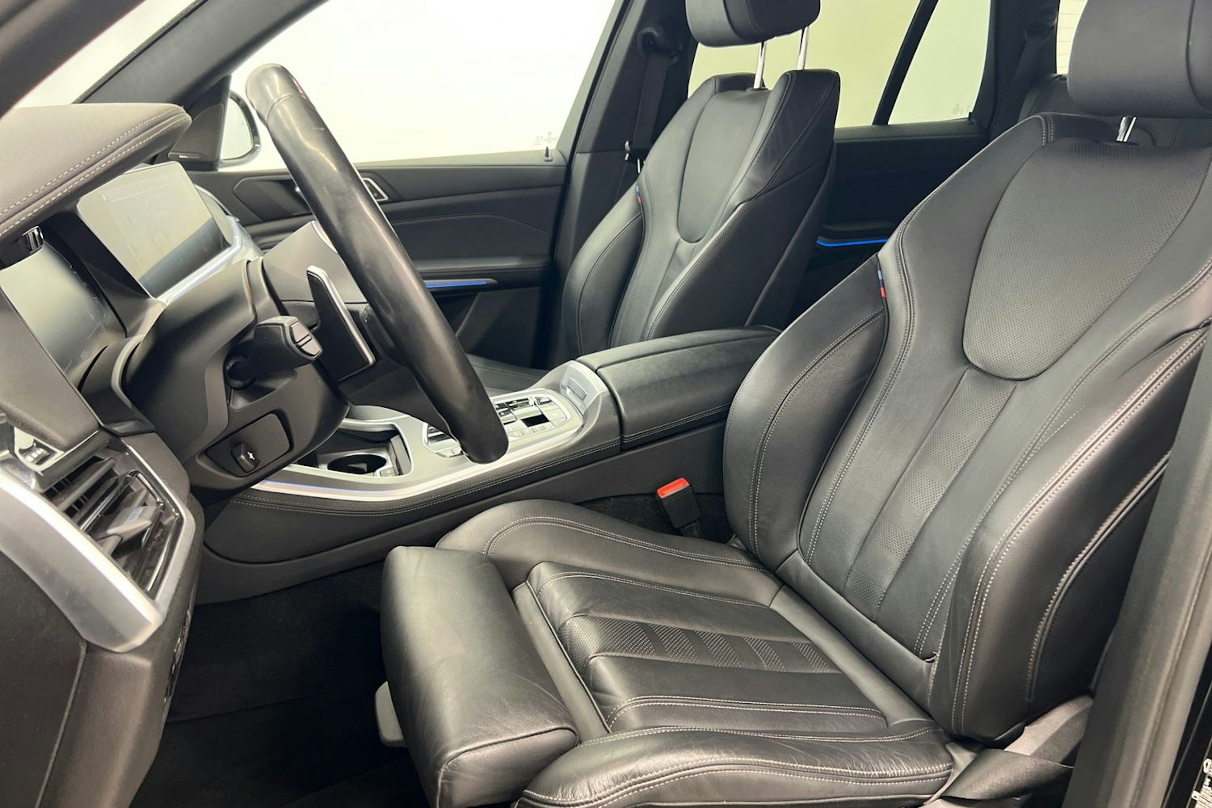 musta BMW X5 2020 kuva 33.