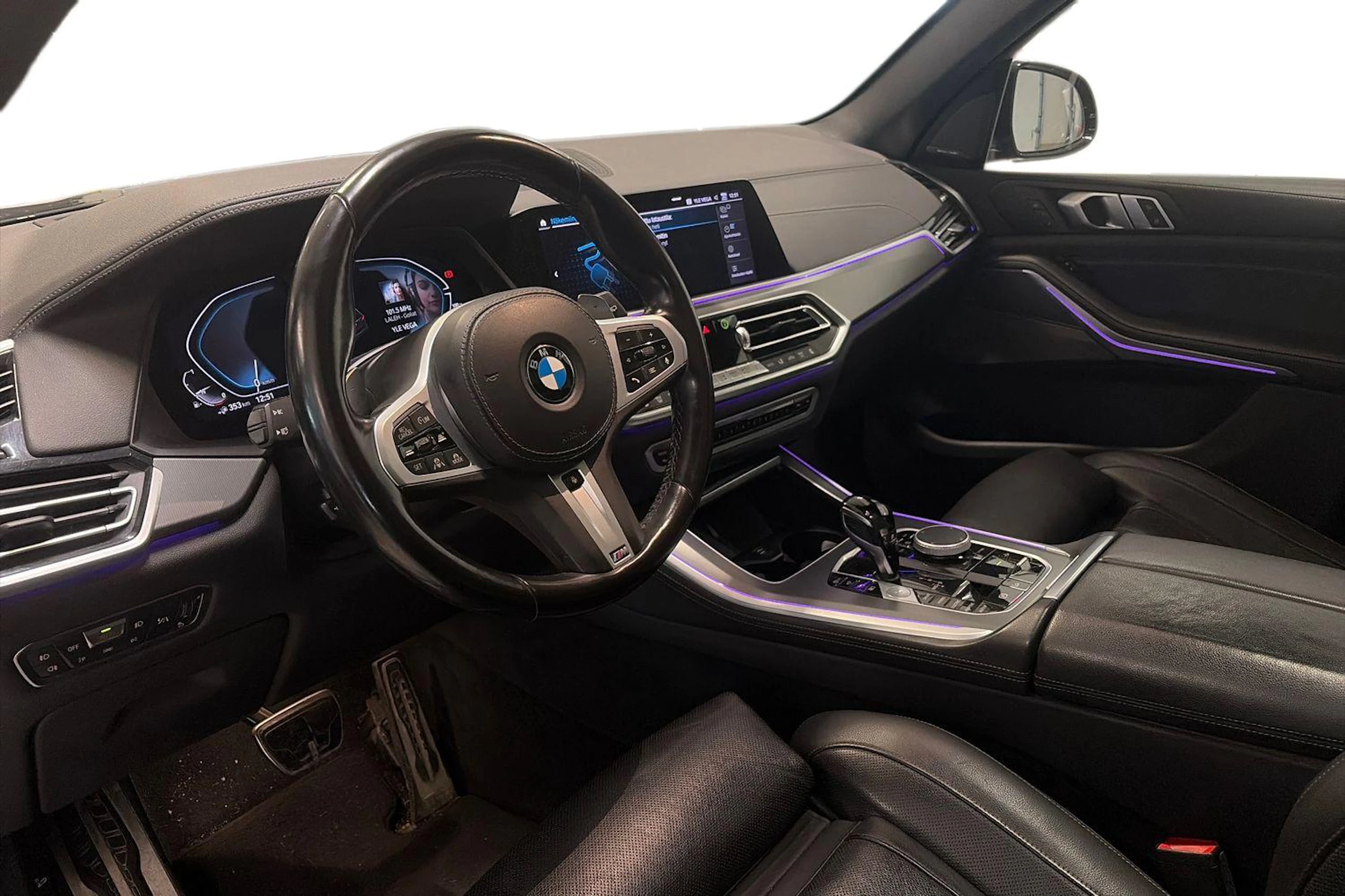 harmaa BMW X5 2020 kuva 3.