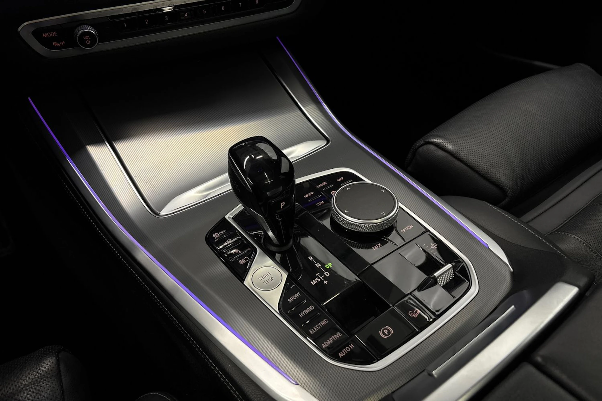 harmaa BMW X5 2020 kuva 17.