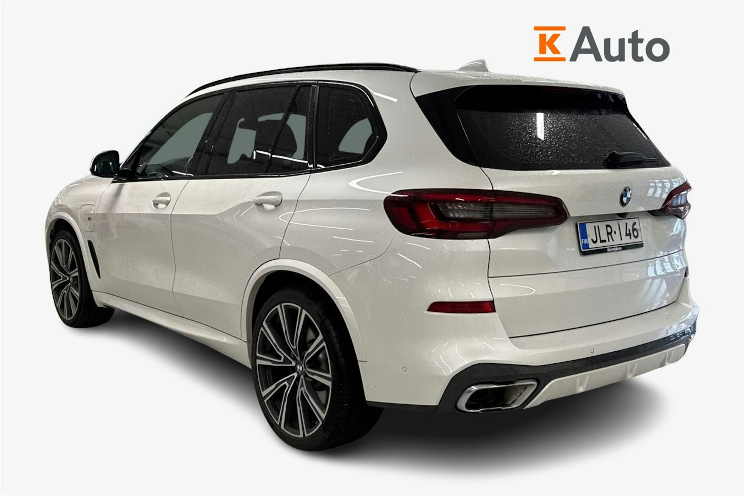 Valkoinen BMW X5 2020 kuva 2.