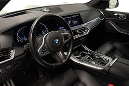 Valkoinen BMW X5 2020 kuva 3.