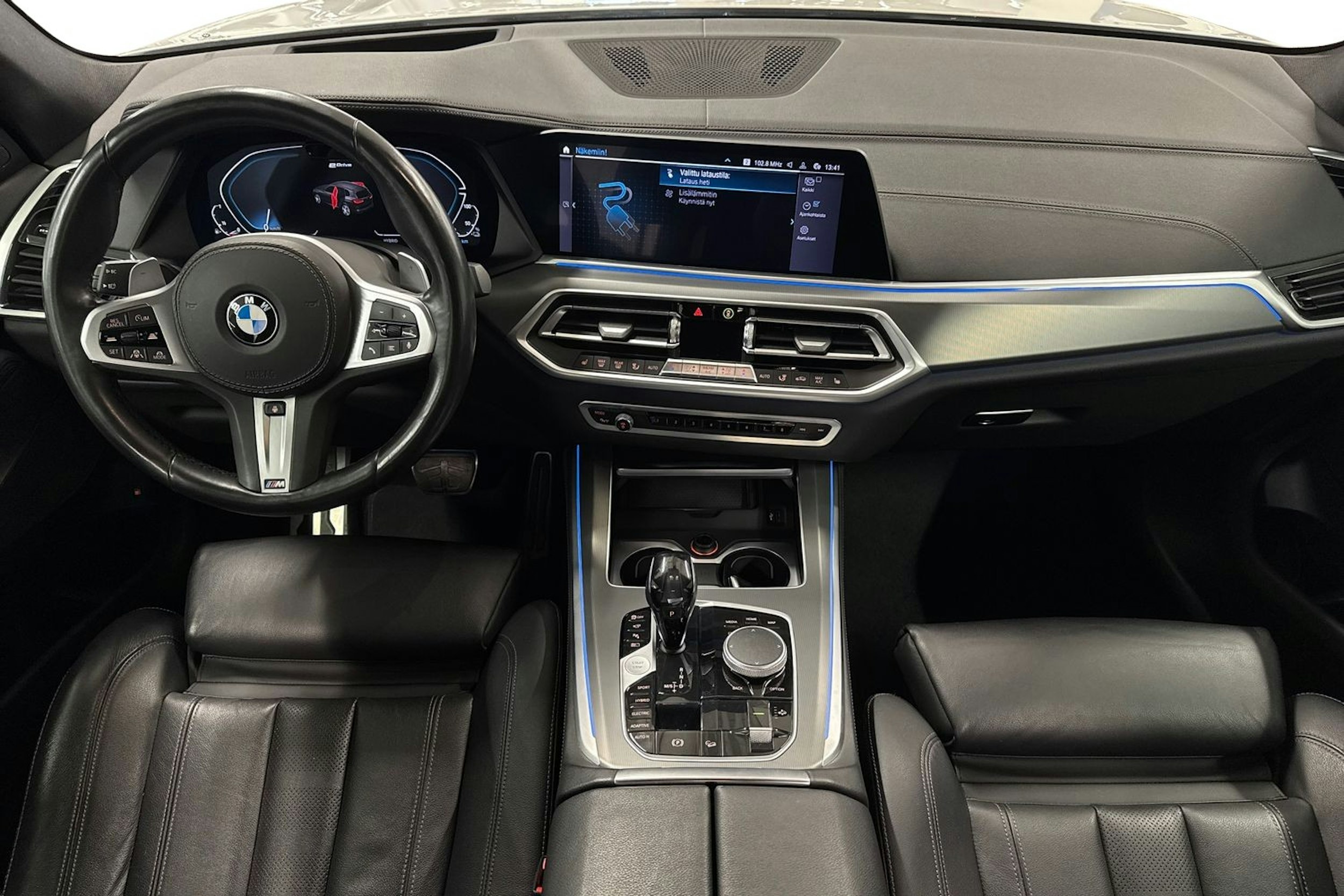 Valkoinen BMW X5 2020 kuva 9.