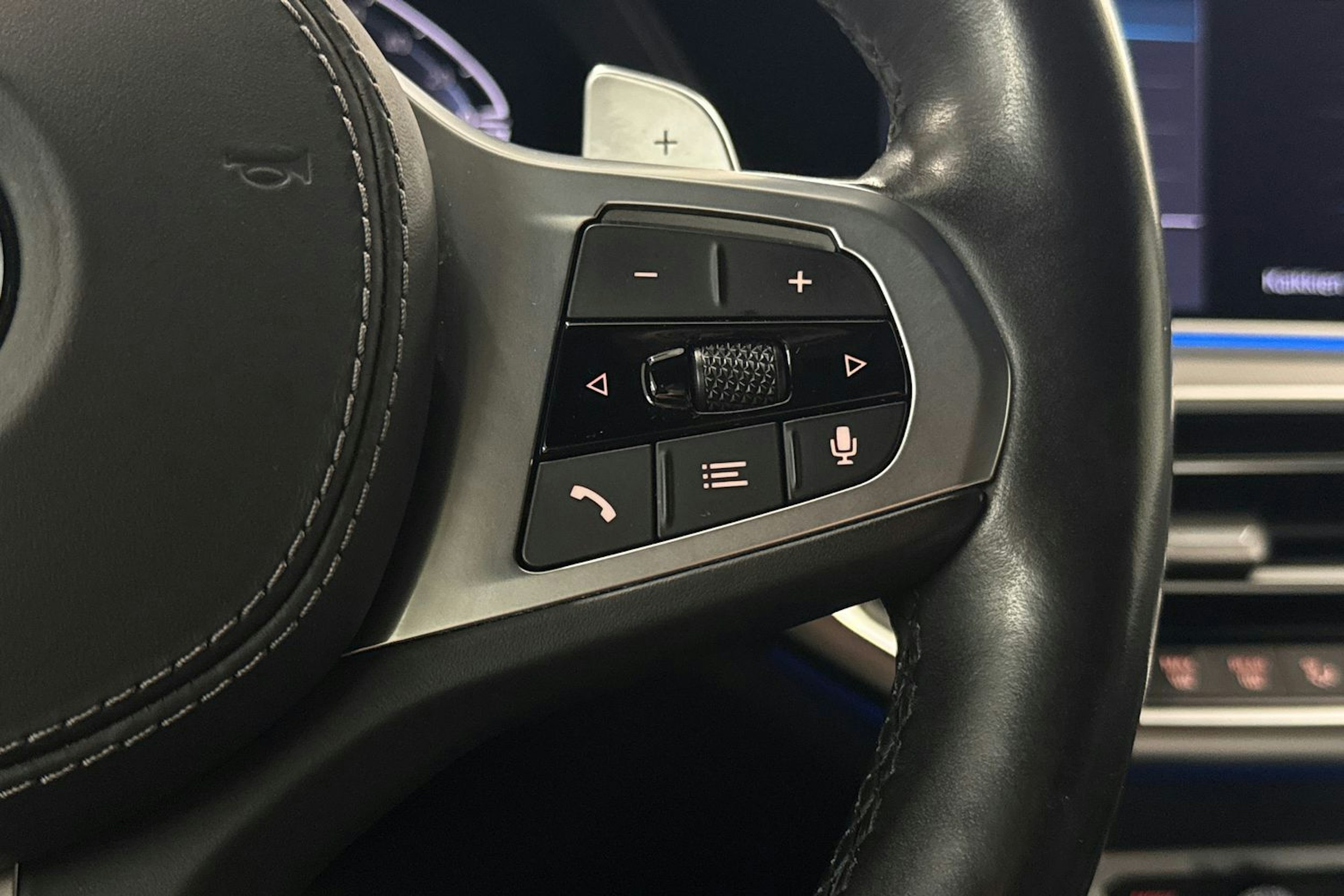 Valkoinen BMW X5 2020 kuva 15.