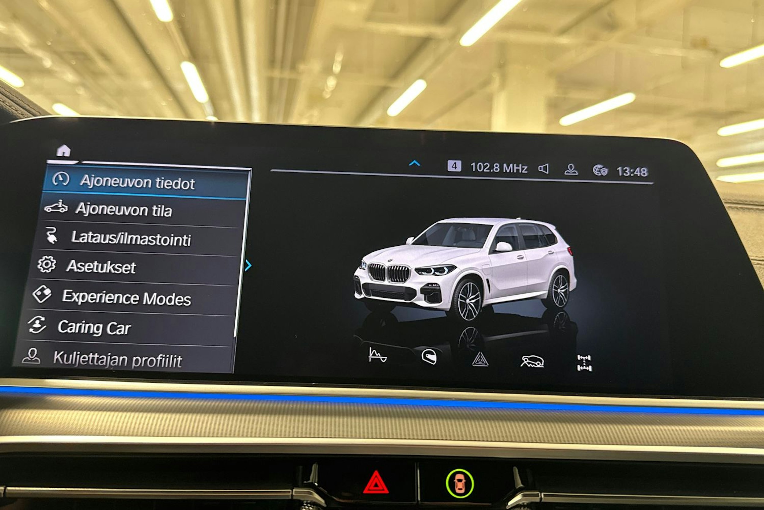 Valkoinen BMW X5 2020 kuva 21.