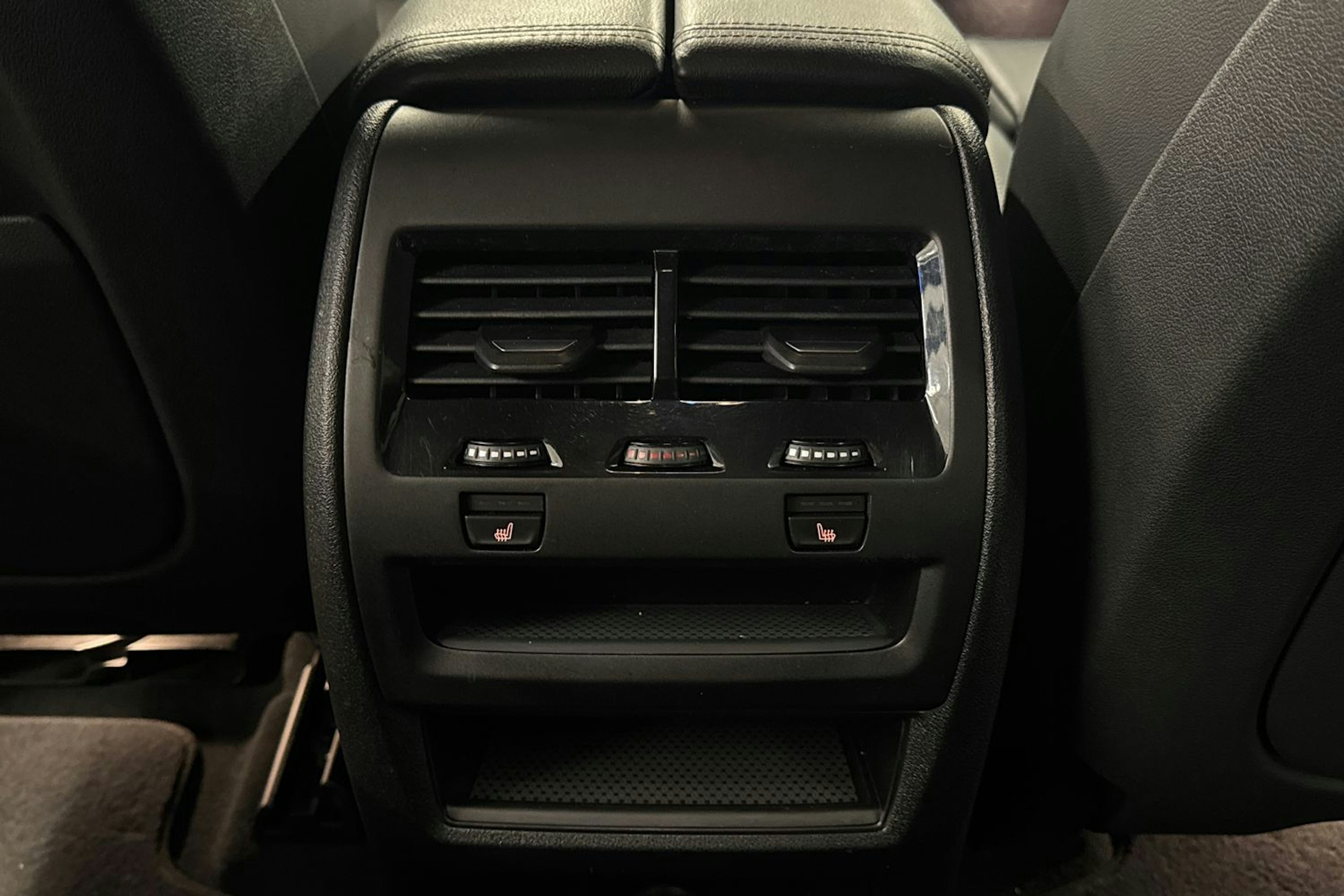 Valkoinen BMW X5 2020 kuva 33.