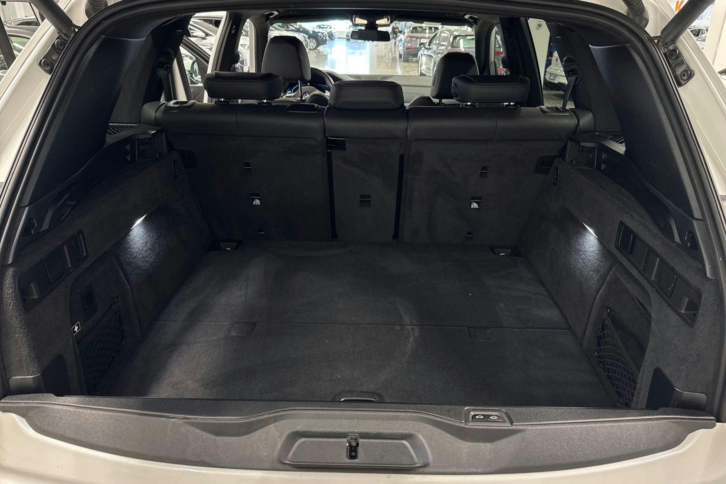 Valkoinen BMW X5 2020 kuva 34.