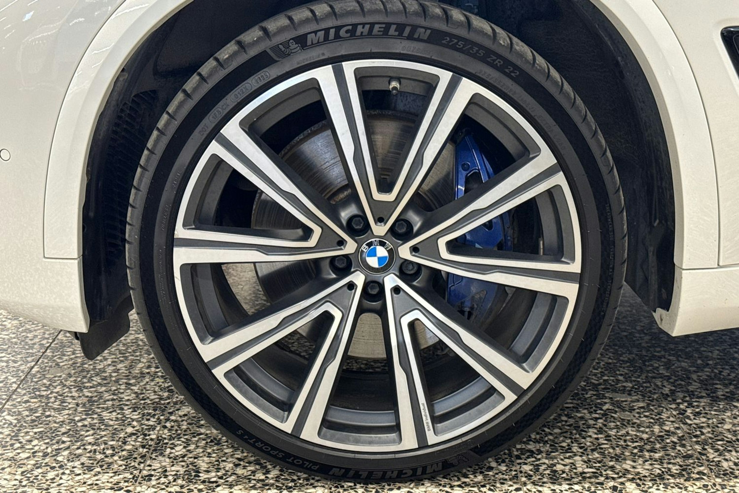 Valkoinen BMW X5 2020 kuva 37.