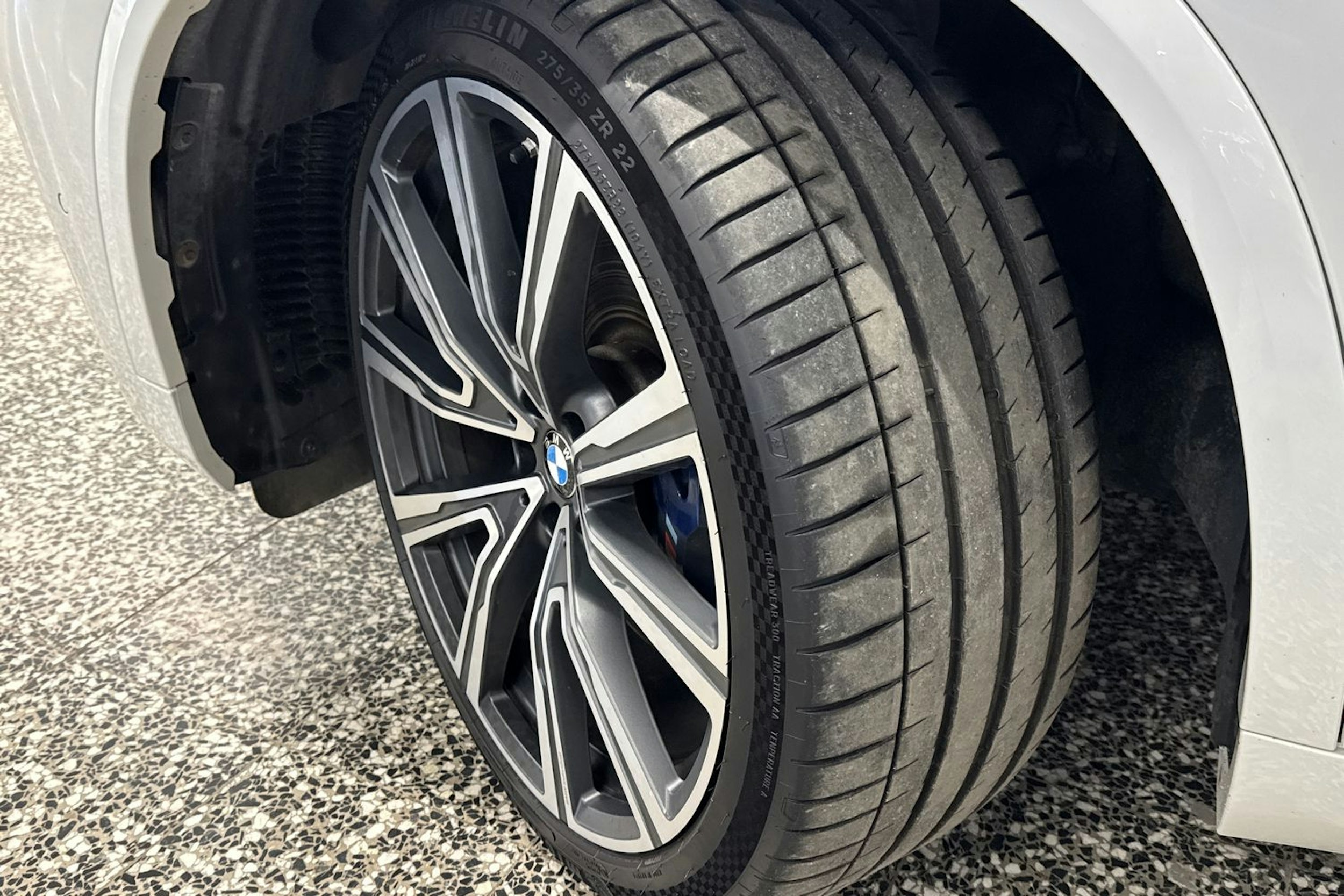 Valkoinen BMW X5 2020 kuva 38.