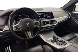 Musta BMW X5 2020 kuva 6.